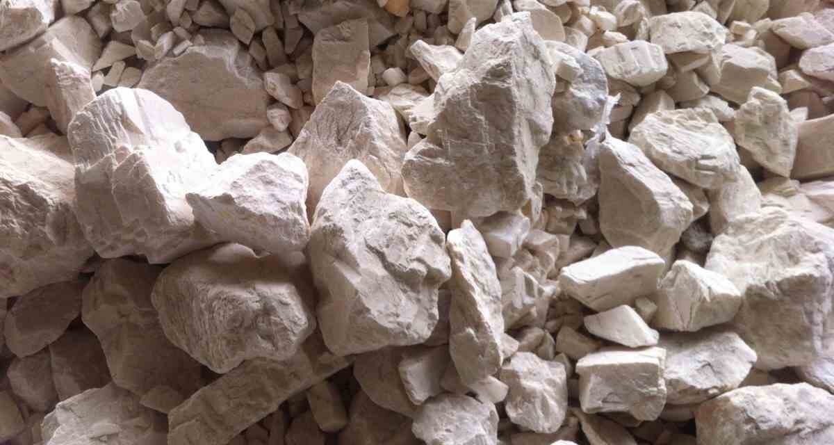 How do sulfate minerals contribute to industries such as construction (cement & plaster), drilling (barite in oil and gas), and agriculture?